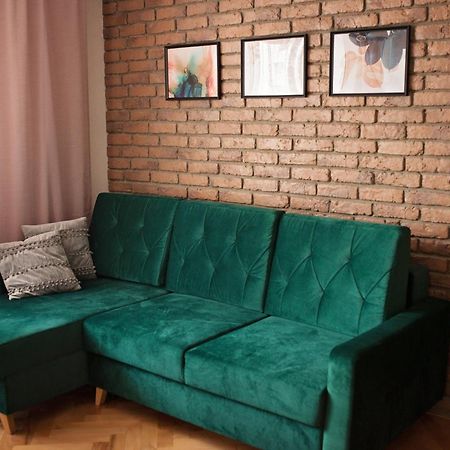 Apartament Retro กดิเนีย ภายนอก รูปภาพ