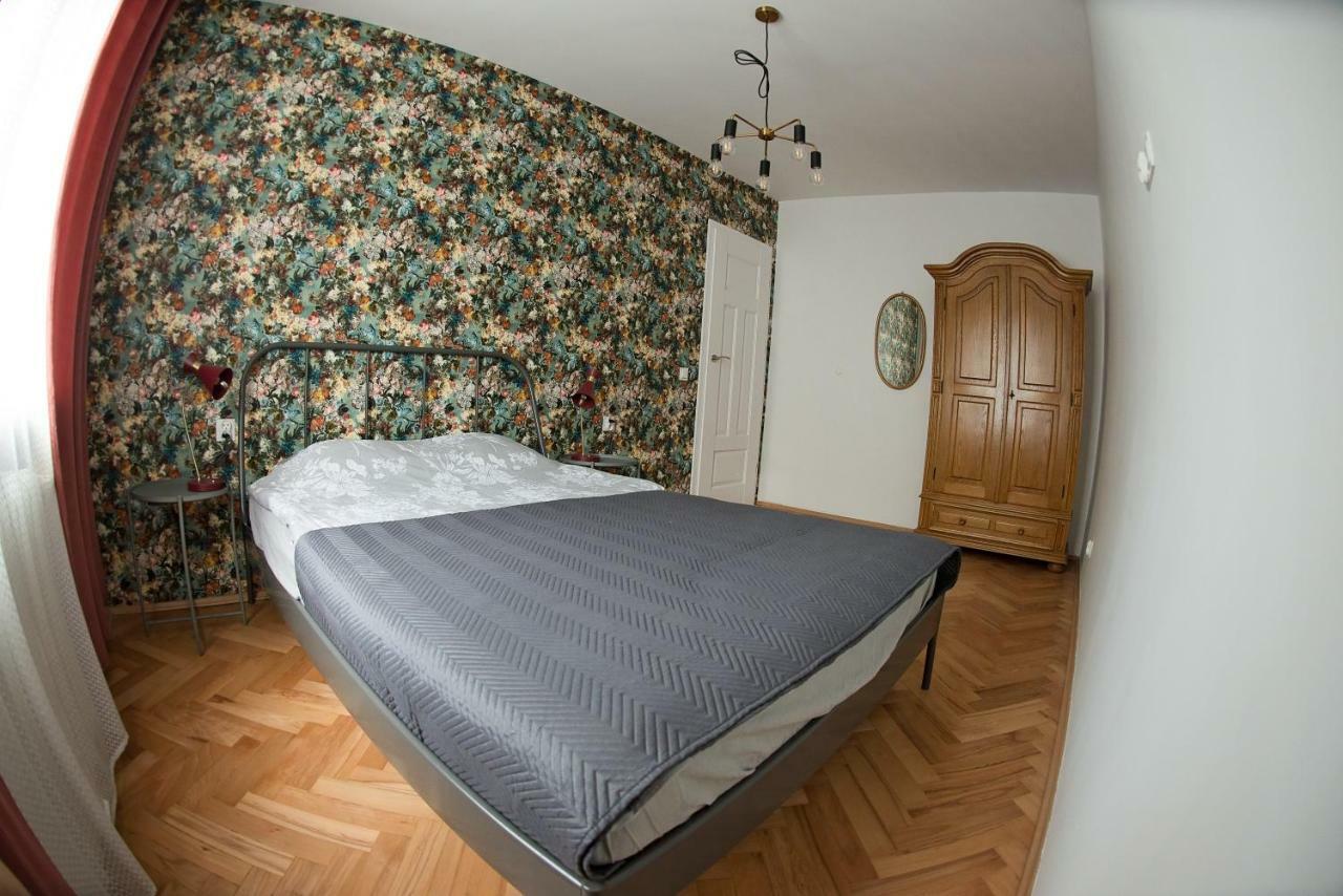 Apartament Retro กดิเนีย ภายนอก รูปภาพ