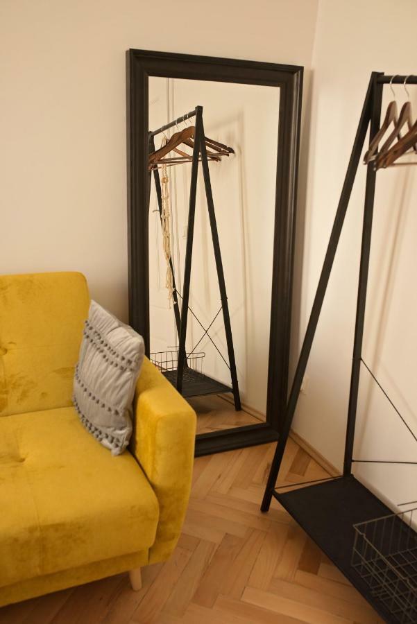 Apartament Retro กดิเนีย ภายนอก รูปภาพ
