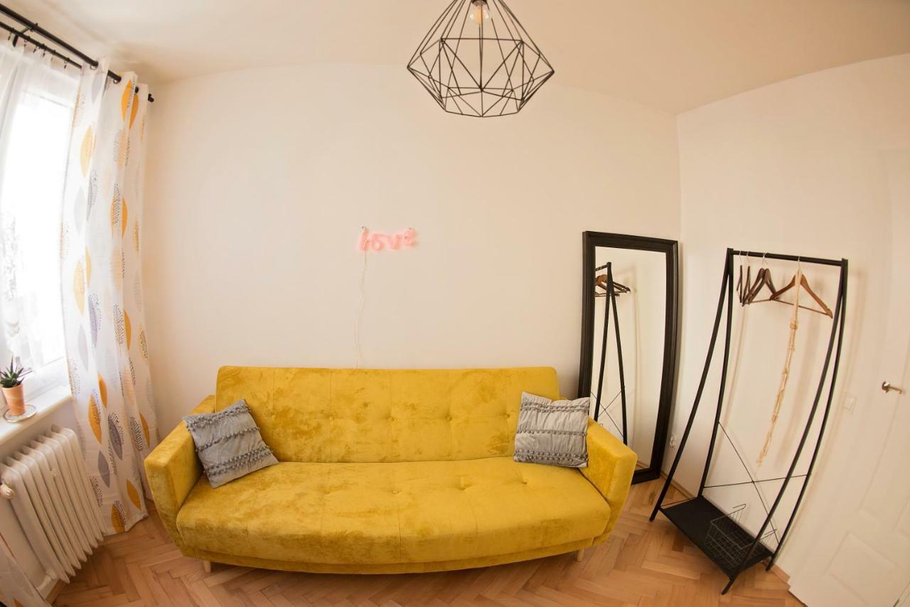 Apartament Retro กดิเนีย ภายนอก รูปภาพ
